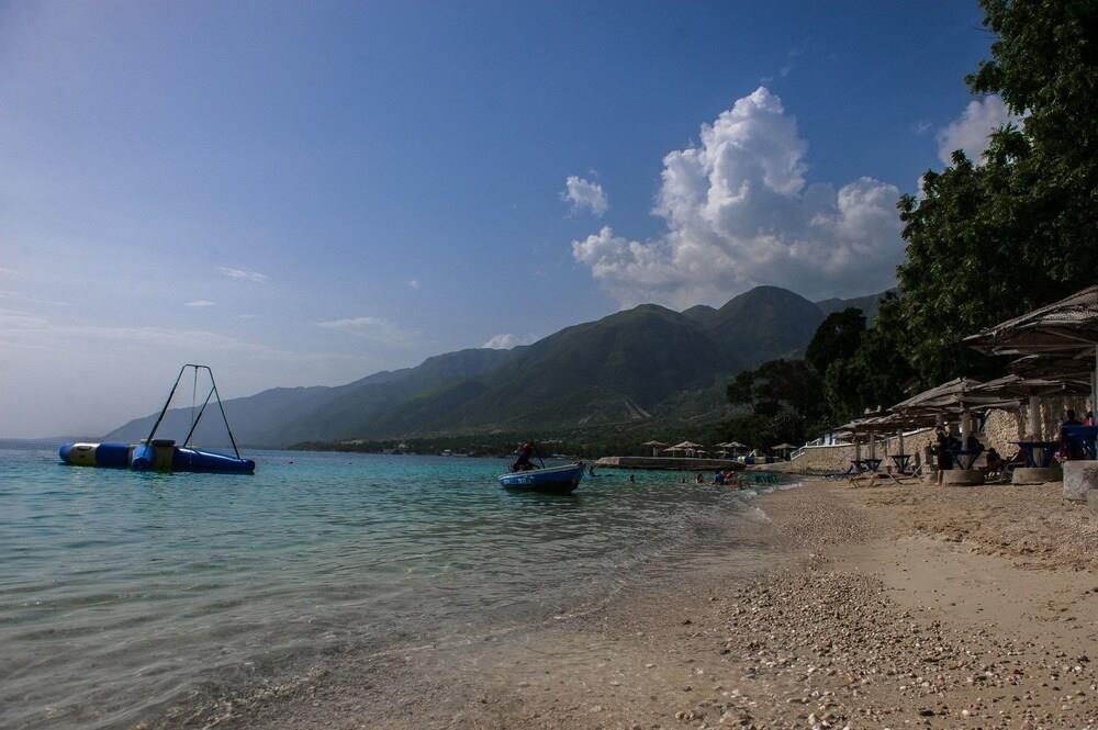 Wahoo Bay Beach Club & Resort