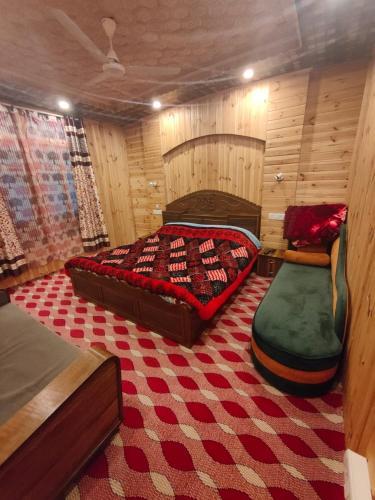 Humayun Palace Houseboat