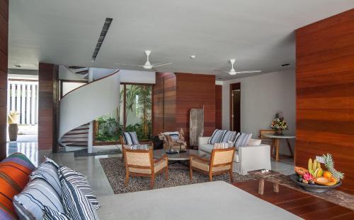 7 Br Villa Beach Front Cemagi Near Canggu Bali