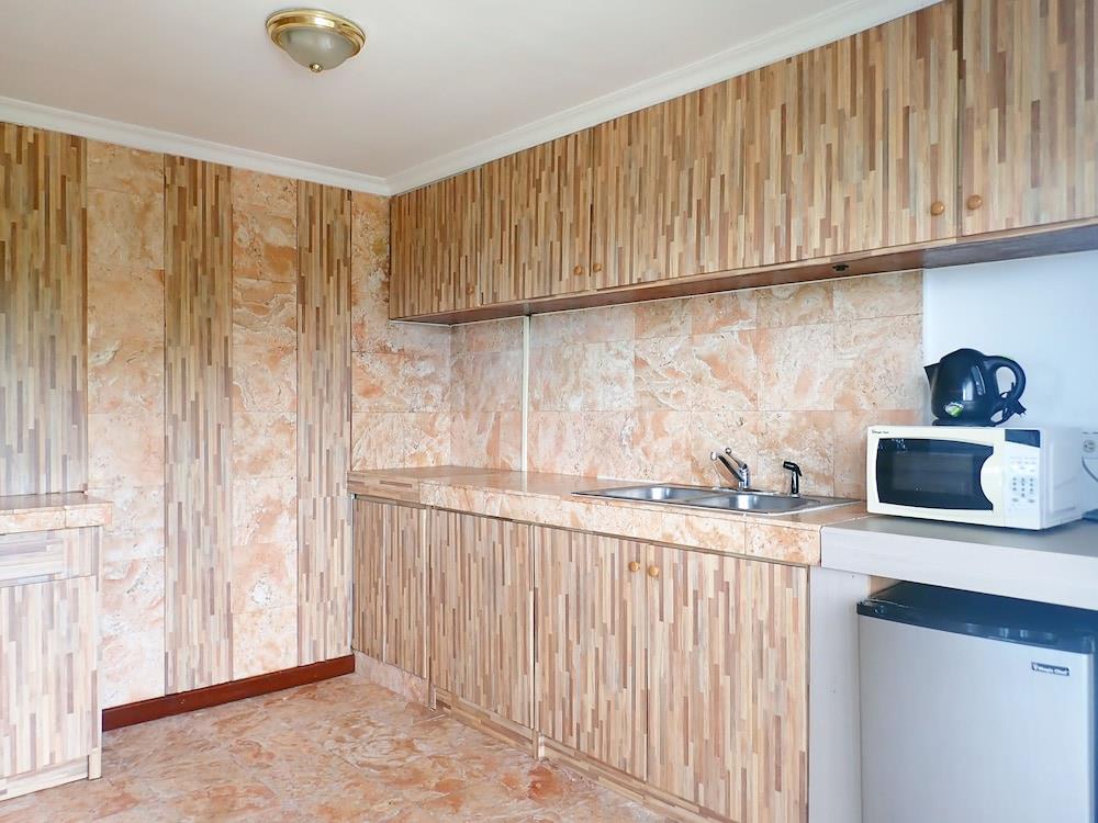 Blue Ocean View Hotel