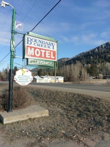 Boundary Creek Motel And Rv Park