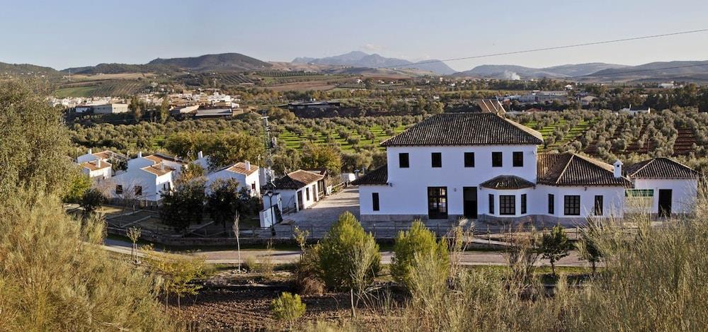 Hotel Puerta De La Sierra