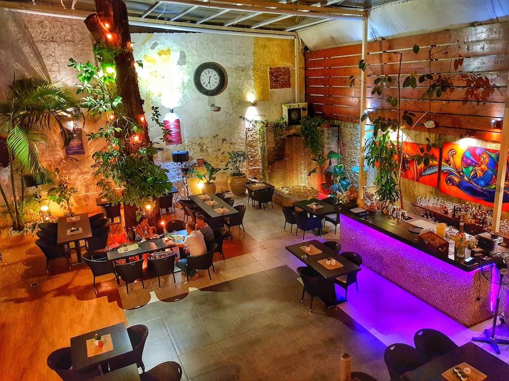 Allamanda Bed And Breakfast