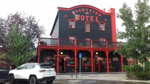 The Cochrane Rockyview Hotel
