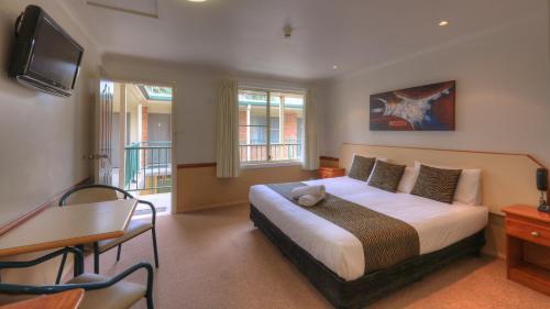 Bent Street Motor Inn