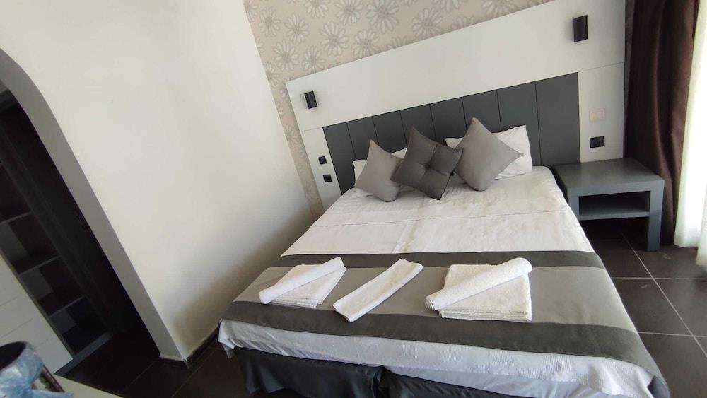 Albergue Inturjoven Aguadulce - Hostel