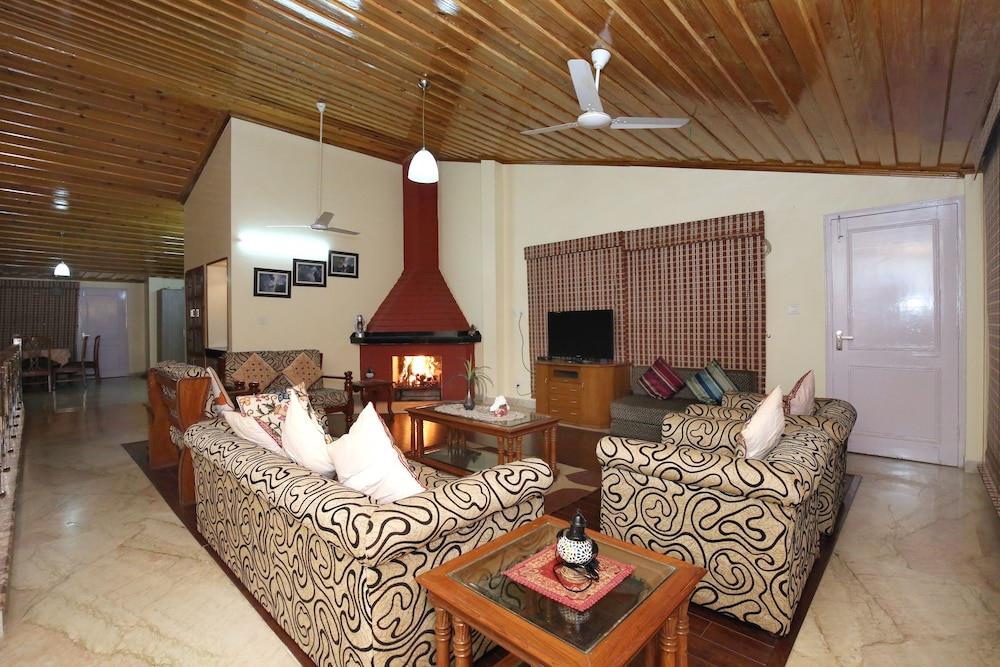 OYO 10097 Home Luxury Cottage Chail