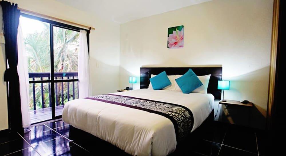 Travellers Point Hotel