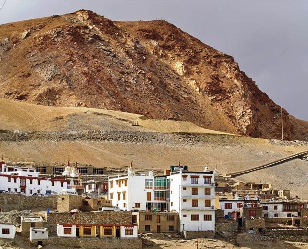 1 Br Cottage In Karzok Leh By Guesthouser