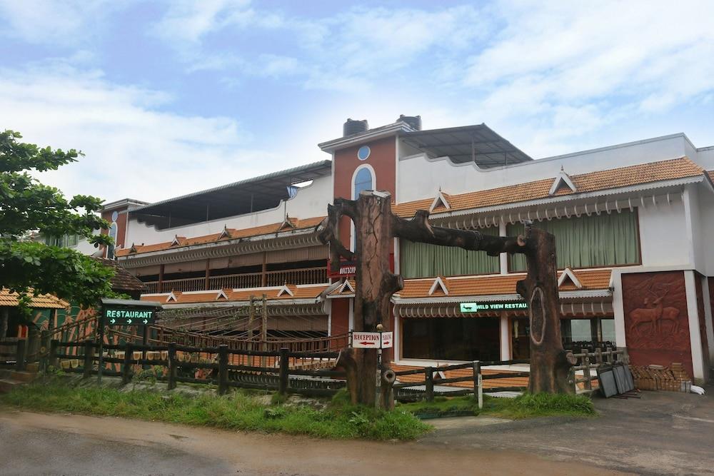 Capital O 22876 Ranger Wood Nature Castle