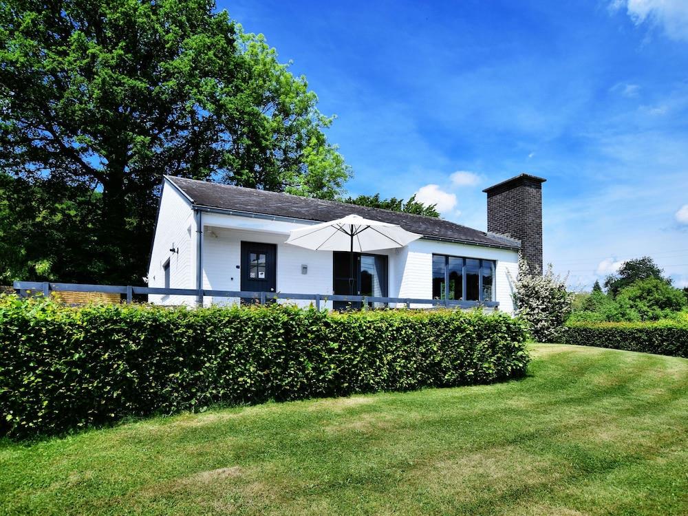 Comfortable Bungalow With Terrace And Garden Overlooking The Ourthe