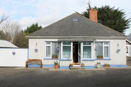 Beaches Youth Hostel