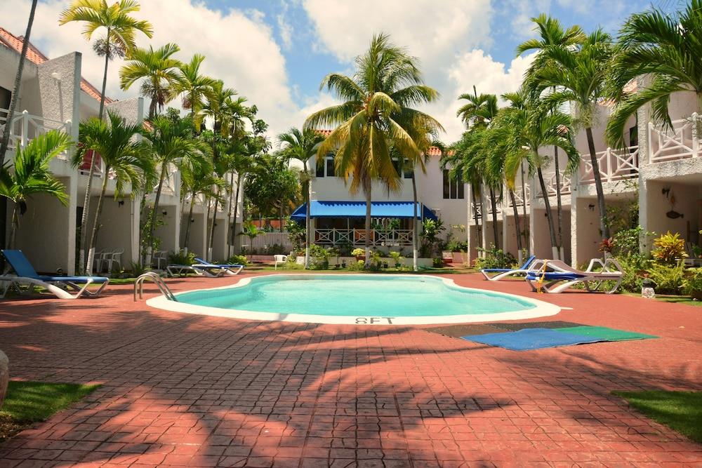 Chrisanns Beach Resort