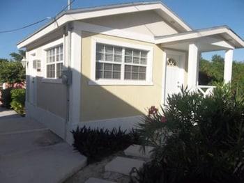 The Colonial Rental Suite