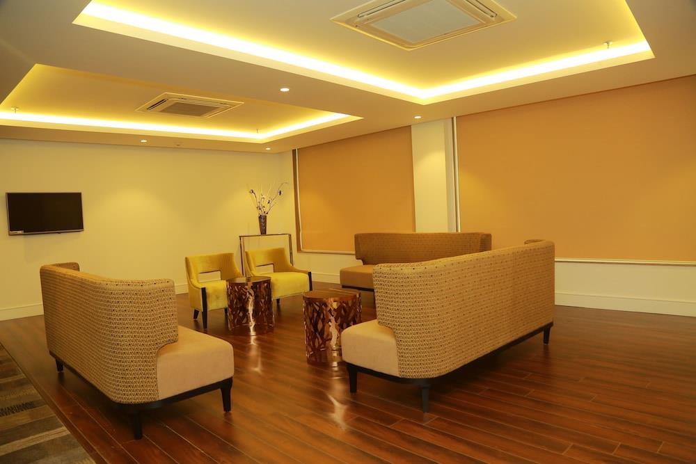 Amanora The Fern Hotels & Club