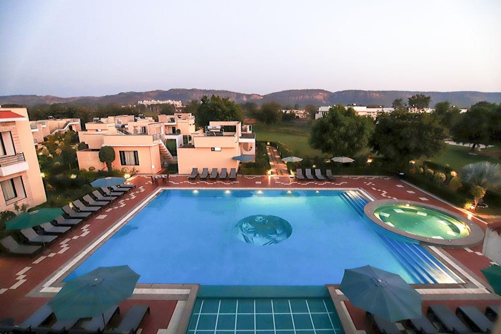 Spree Jungle Vilas Resort