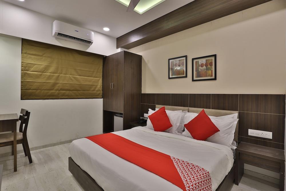 Capital O 24411 Hotel Privya