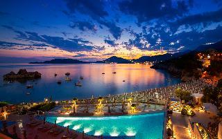 Maestral Resort & Casino