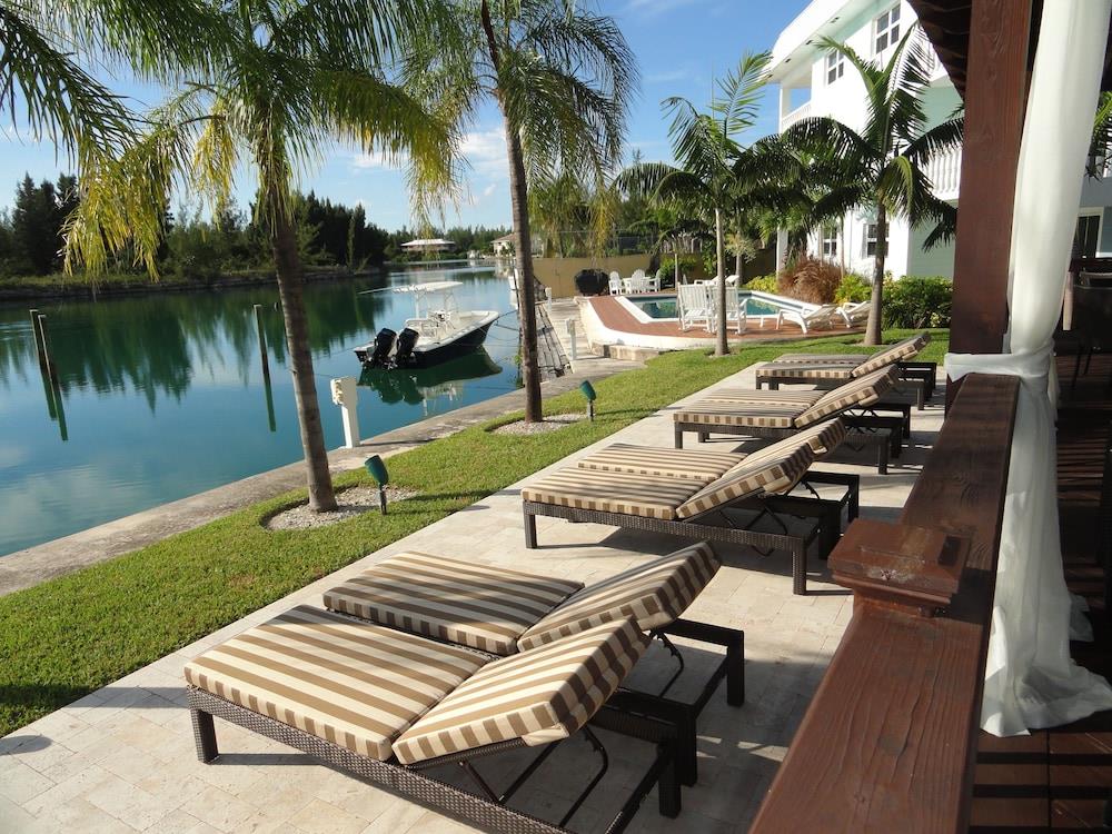 Dolphin Cove - Adults Only