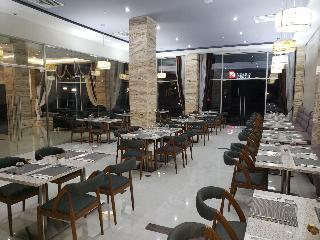 City Plaza Hotel & Suites