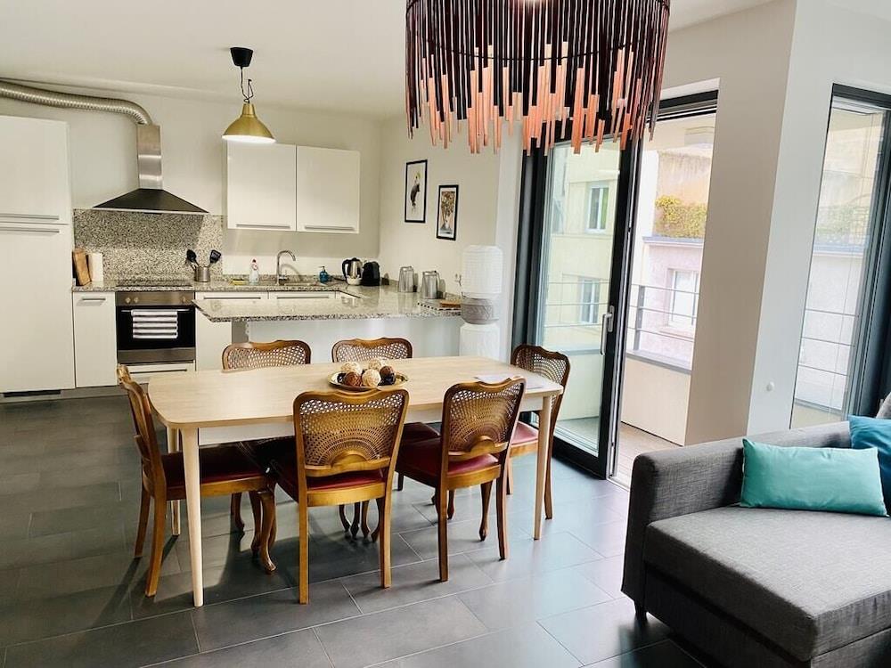 Large Flat In The Heart Of The City Center Parking