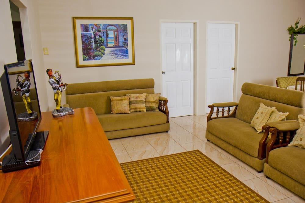 Port Of Spain Windy Guest Apartment